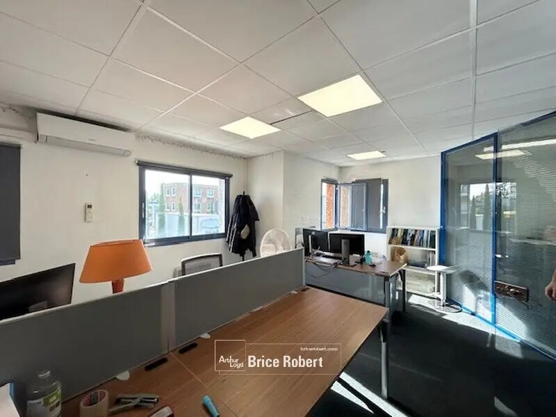 Flex in Chassieu for lease Interior Photo- Image 1 of 5