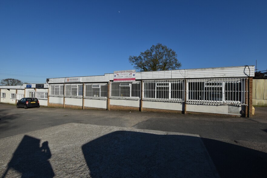 High Rd, Epping à louer - Photo du bâtiment - Image 2 de 4
