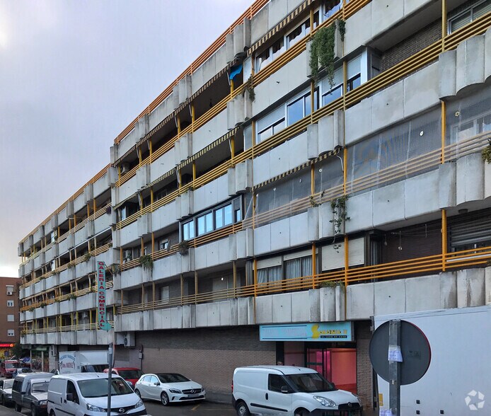 Avenida Fuenlabrada, 37, Leganés, Madrid for lease - Building Photo - Image 2 of 2