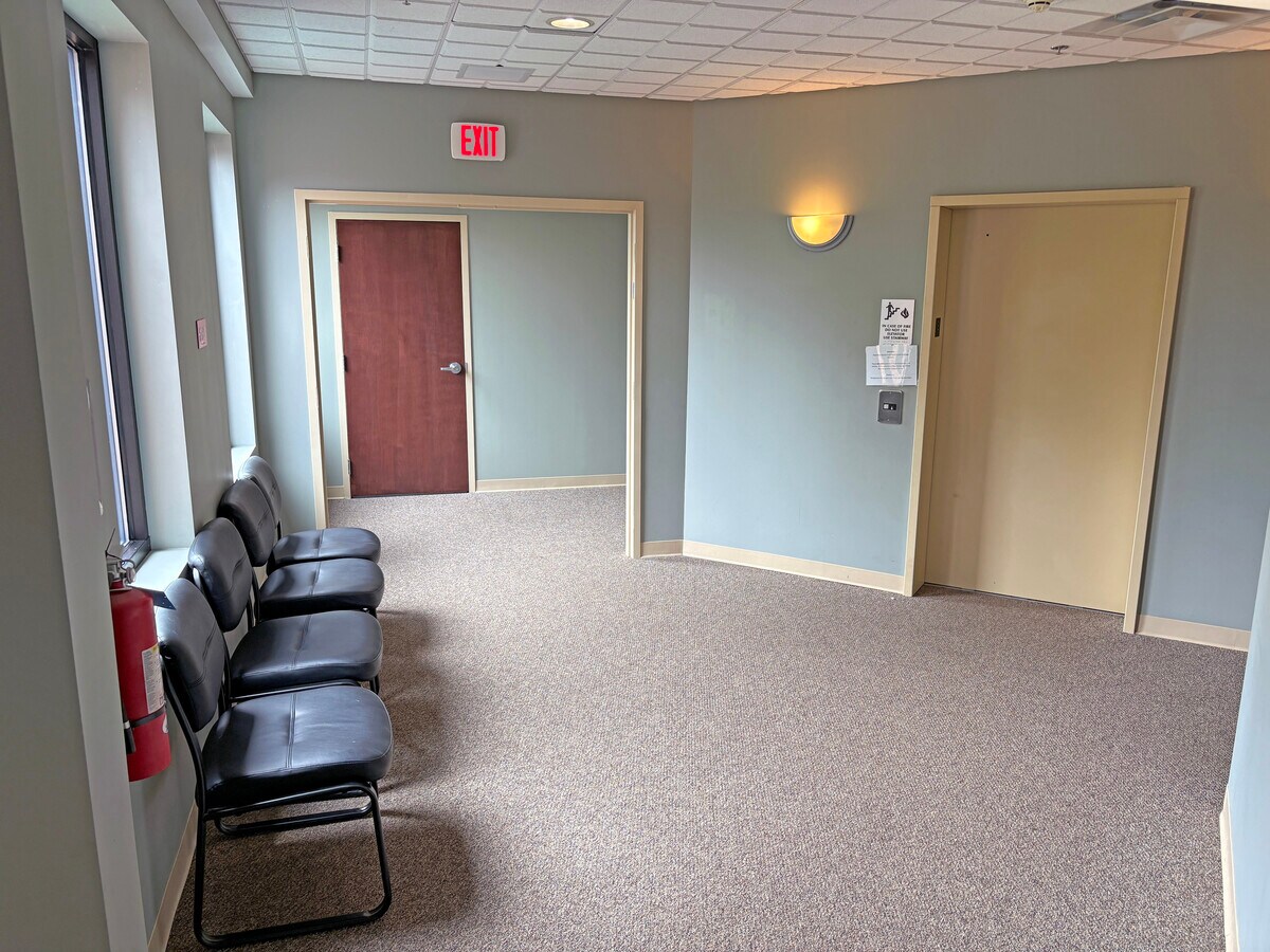 51 Webb Pl, Dover, NH 03820 - Unit 330 - - Interior Photo - Image 2 of 8