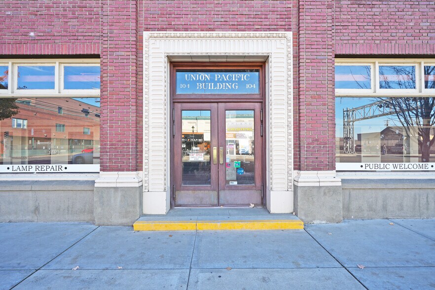 104 W Yakima Ave, Yakima, WA à louer - Photo du bâtiment - Image 2 de 15