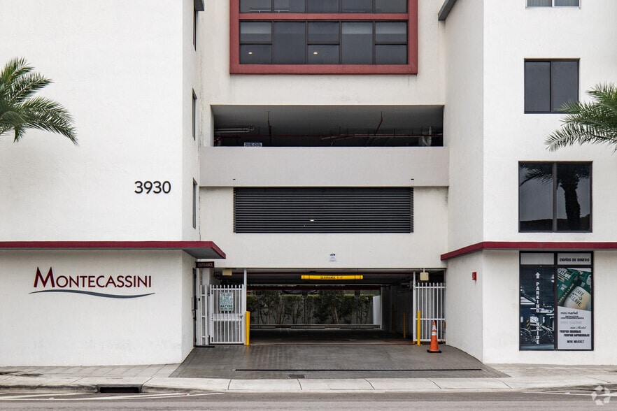 3930 NW 7th St, Miami, FL for lease - Building Photo - Image 2 of 5