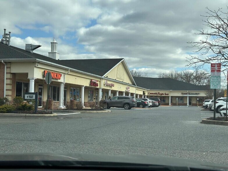 621 N Route 130, Hamilton, NJ for lease - Building Photo - Image 1 of 13