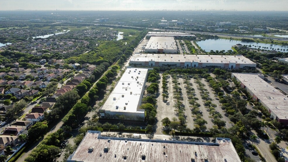 15800 SW 25th St, Miramar, FL à louer - Photo du bâtiment - Image 2 de 2