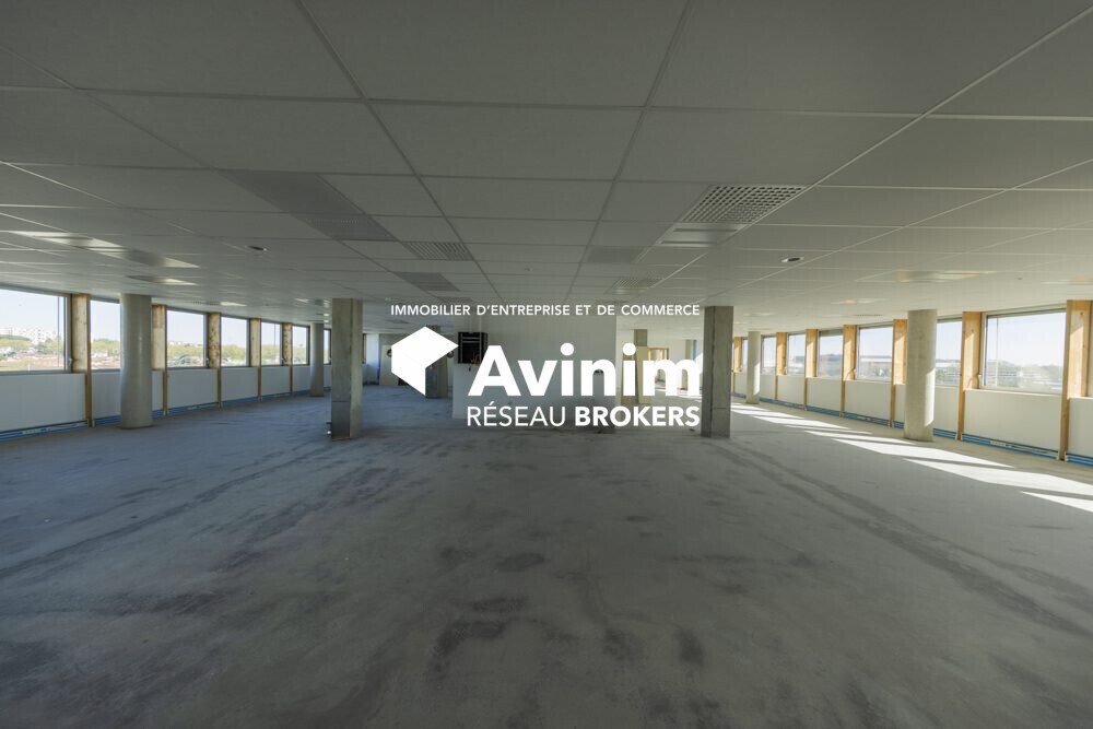Office in Toulouse for lease Interior Photo- Image 1 of 7