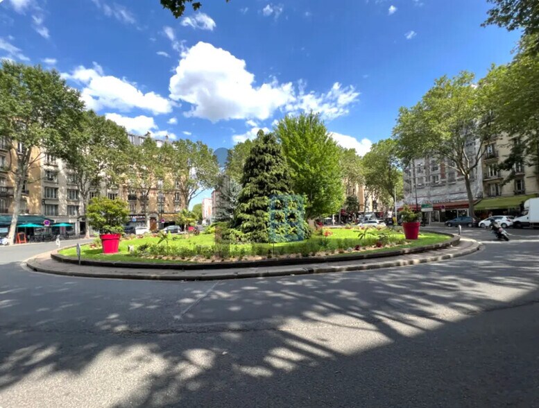 Office in Clichy for lease - Building Photo - Image 1 of 5