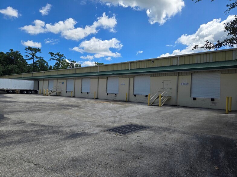 9855 Mining Dr, Jacksonville, FL à louer - Photo du bâtiment - Image 3 de 6