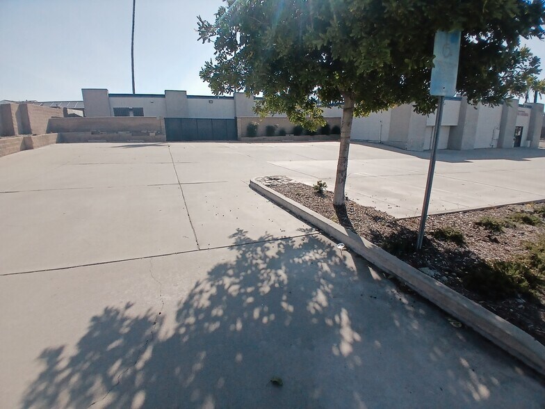 1595 W Foothill Blvd, Upland, CA à louer - Photo du bâtiment - Image 2 de 23