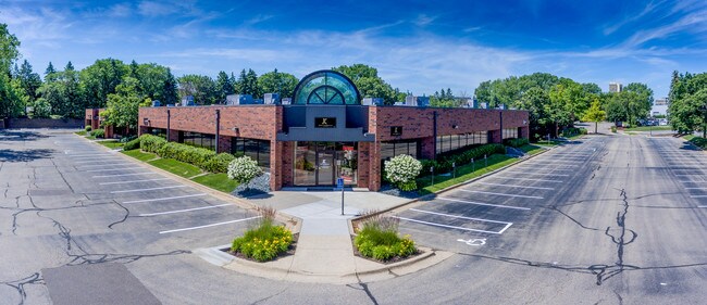 Plus de détails pour 4801 W 81st St, Bloomington, MN - Local d'activités à louer