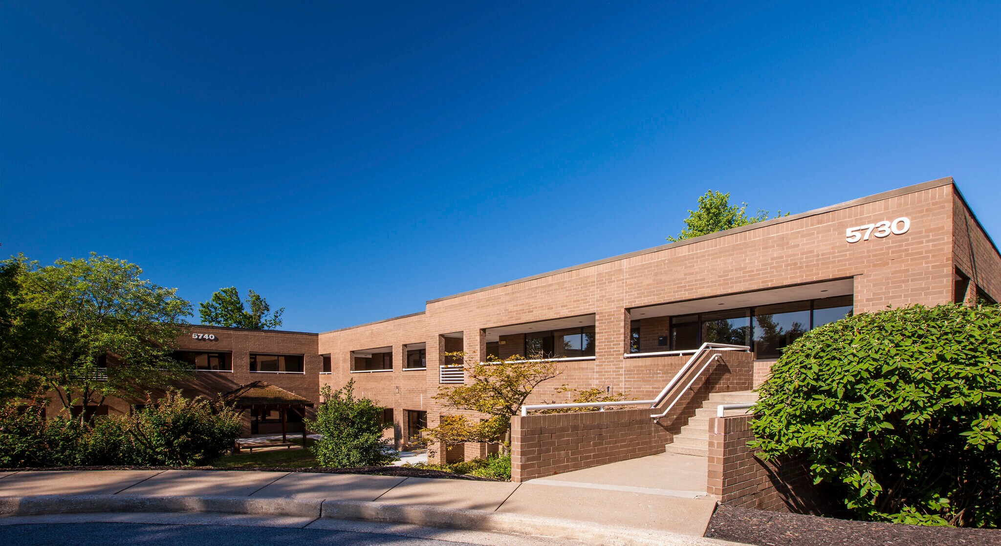 5700 Executive Dr, Catonsville, MD à louer Photo du bâtiment- Image 1 de 3