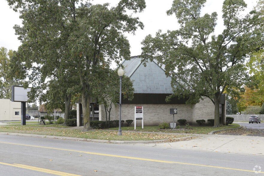 200 N Main St, Three Rivers, MI à vendre - Photo principale - Image 1 de 19
