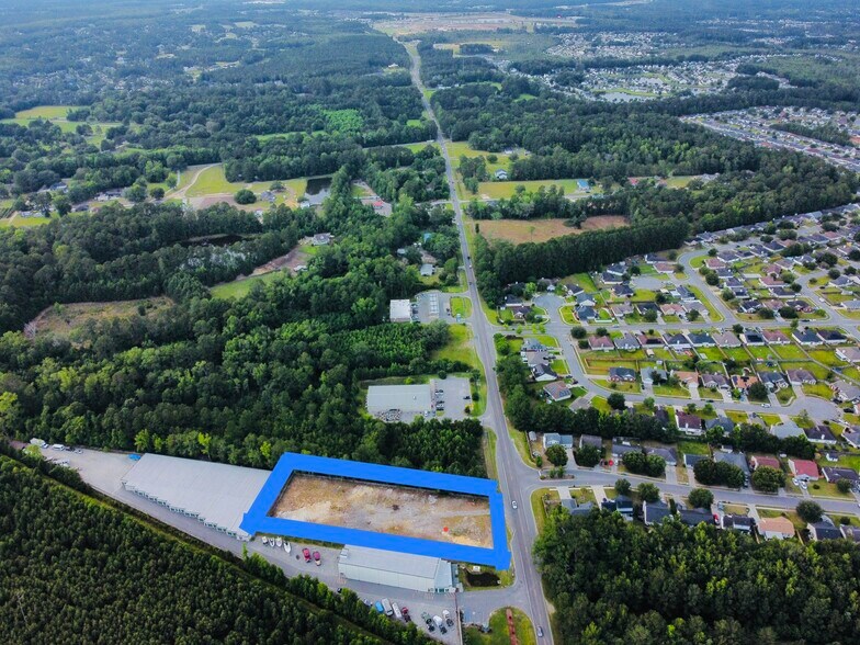 1427 Quacco Rd, Savannah, GA à louer - Photo du bâtiment - Image 2 de 4