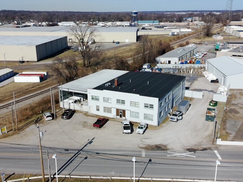 1150 Maxwell Ave, Evansville, IN à louer - Photo du bâtiment - Image 3 de 39