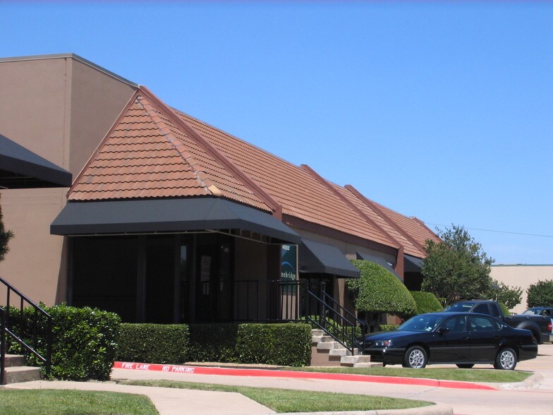 4545-4551 Westgrove Dr, Addison, TX à louer - Photo du bâtiment - Image 2 de 2