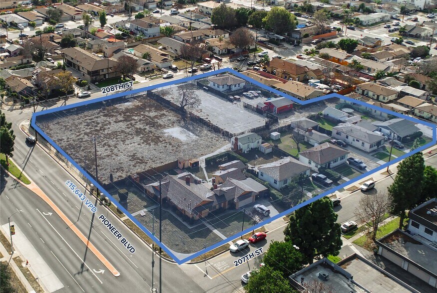 20707 Pioneer Blvd, Lakewood, CA à vendre - Photo principale - Image 2 de 3