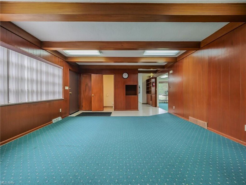 31255 Lorain Rd, Cleveland, OH à vendre - Photo intérieure - Image 2 de 34