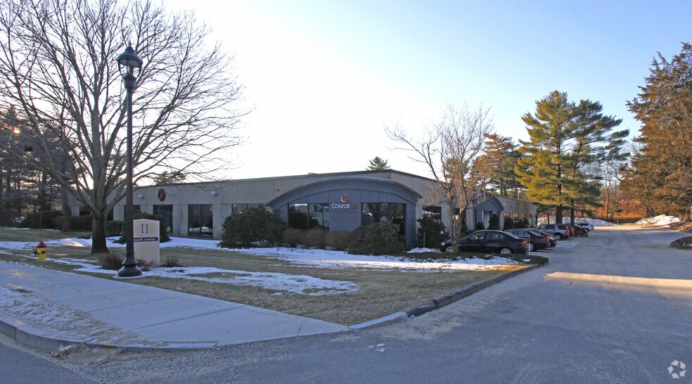 11 North Ave, Burlington, MA à louer - Photo du bâtiment - Image 3 de 3