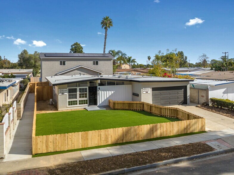 4161 Clairemont Mesa Blvd, San Diego, CA à vendre - Photo du bâtiment - Image 1 de 23