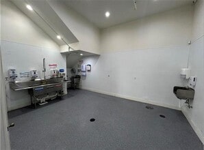 5808 Magazine St, New Orleans, LA for sale Interior Photo- Image 2 of 16