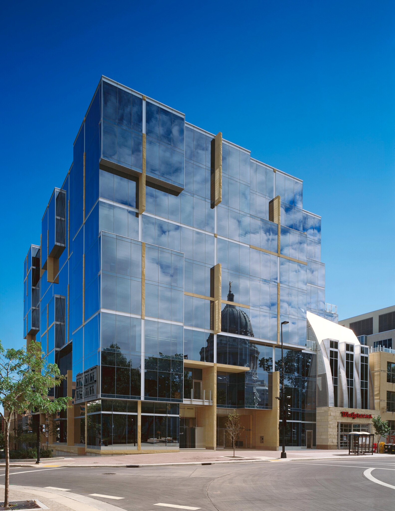 33 E Main St, Madison, WI for lease Building Photo- Image 1 of 7