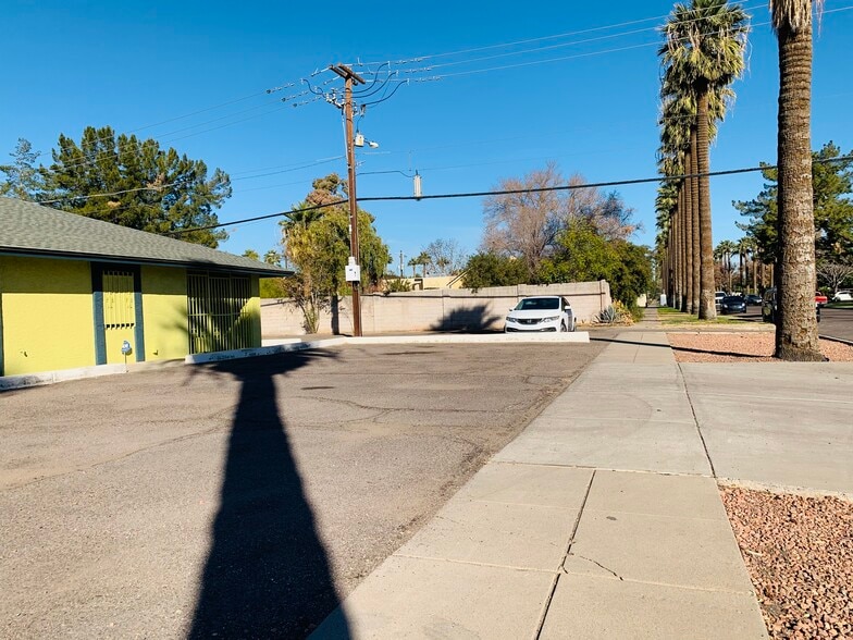 1102 W McDowell Rd, Phoenix, AZ à louer - Photo du bâtiment - Image 3 de 9