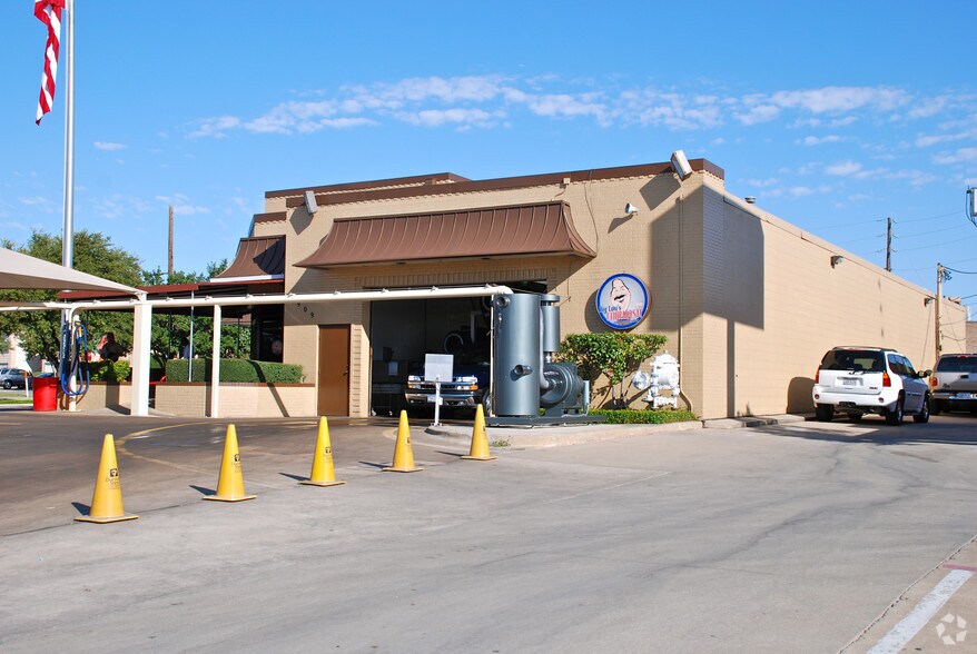 7989 Belt Line Rd, Dallas, TX à louer - Photo du bâtiment - Image 3 de 6