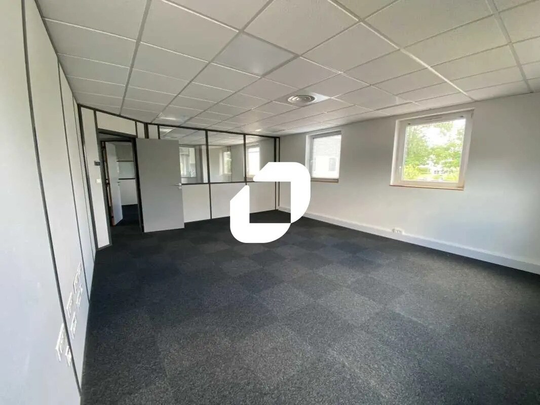 Office in Mérignac for lease Building Photo- Image 1 of 38