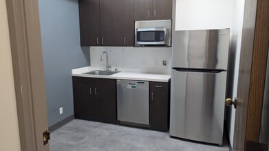 401 2nd Ave S, Seattle, WA for lease Interior Photo- Image 2 of 4