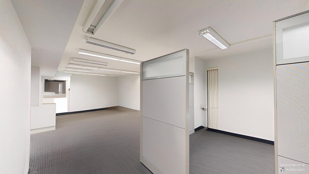 627 Bloor St W, Toronto, ON for lease - Building Photo - Image 3 of 28