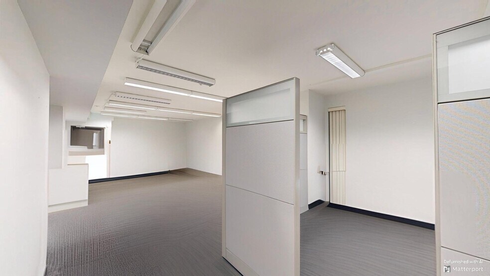 627 Bloor St W, Toronto, ON à louer - Photo du bâtiment - Image 3 de 28