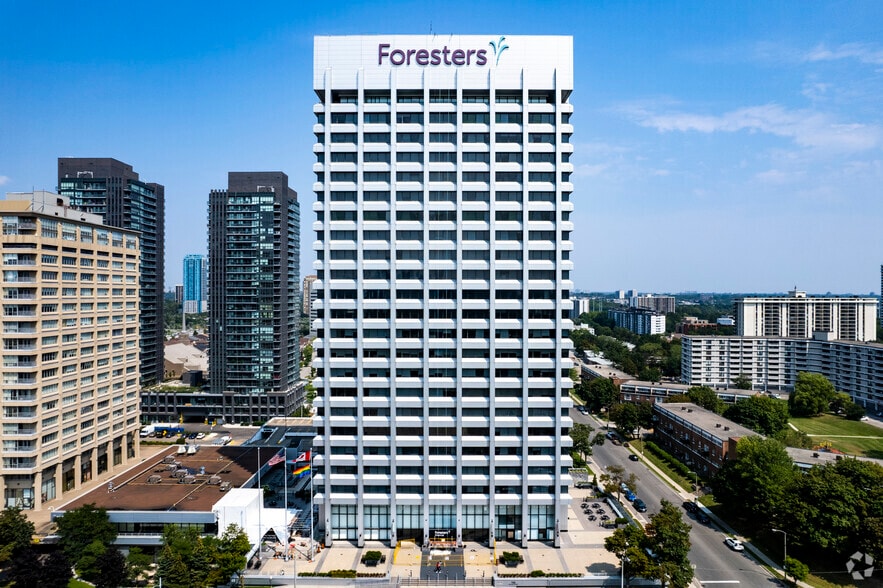 789 Don Mills Rd, Toronto, ON à louer - Photo du bâtiment - Image 3 de 7