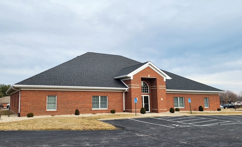 4980 Benchmark Centre Dr, Belleville, IL à louer - Photo du bâtiment - Image 2 de 9