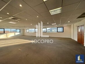 Office in Aix-en-Provence for lease Interior Photo- Image 1 of 8