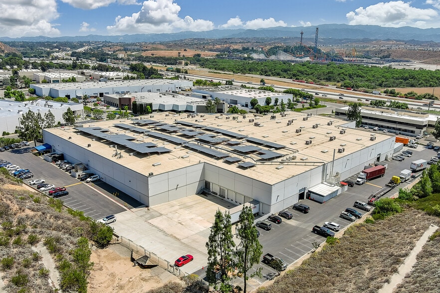 26235 Technology Dr, Valencia, CA for lease - Building Photo - Image 2 of 6