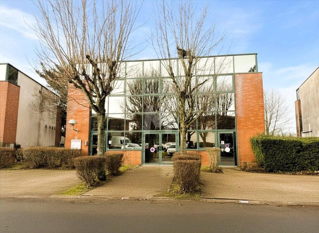 Office in Évry-Courcouronnes for sale Building Photo- Image 1 of 11