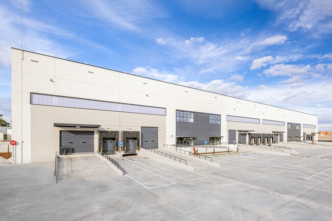 Plus de détails pour Calle San Norberto, 26, Madrid - Industriel à louer