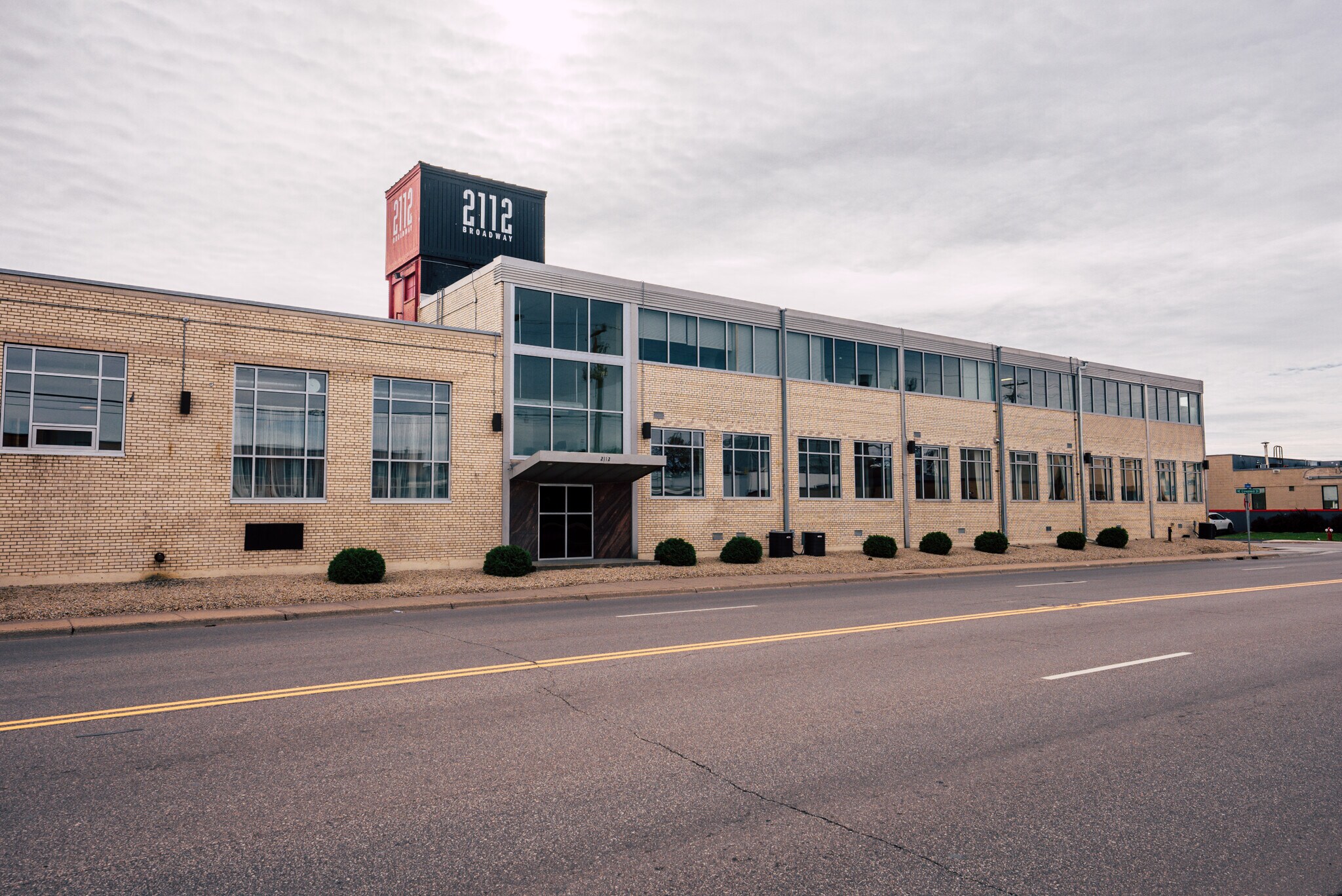 2112 Broadway St NE, Minneapolis, MN for lease Primary Photo- Image 1 of 9