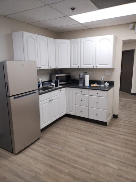 1600 Wilson Way NW, Smyrna, GA for lease - Interior Photo - Image 3 of 7