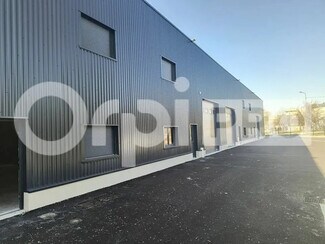 Plus de détails pour Local d'activités à louer