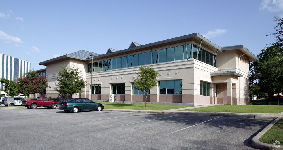 555 E Ramsey Rd, San Antonio, TX for lease - Building Photo - Image 2 of 7