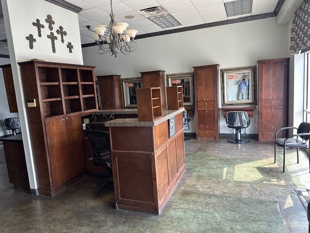 4834-4923 Carmichael Rd, Montgomery, AL for lease Interior Photo- Image 1 of 3
