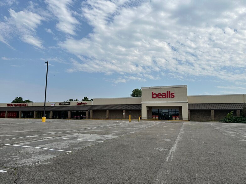 236 Sam Walton Dr, Russellville, KY à louer - Photo du bâtiment - Image 1 de 13