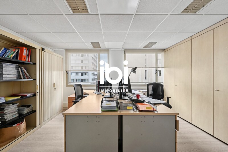 72 Rue Saint-Charles, Paris à louer - Photo du bâtiment - Image 3 de 28