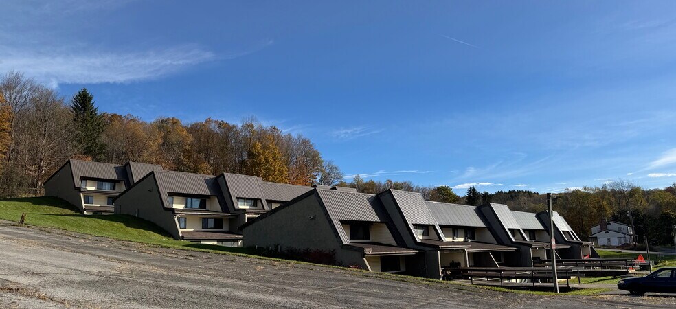 55 E Main St, Morrisville, NY à vendre - Photo du bâtiment - Image 1 de 14