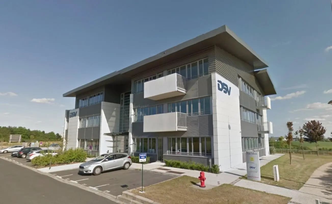 Office in Roissy-en-France for lease Building Photo- Image 1 of 6
