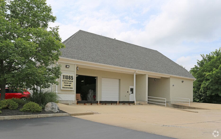 11085 Montgomery Rd, Montgomery, OH à louer - Photo du bâtiment - Image 3 de 20