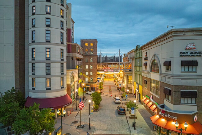 More details for 33 LeCount Pl, New Rochelle, NY - Retail for Lease