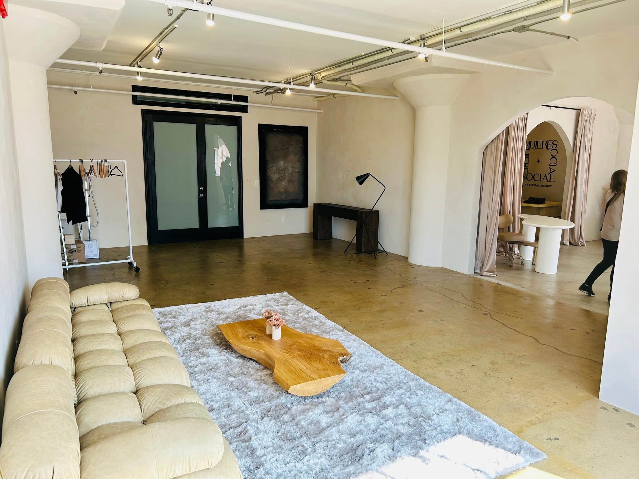 120 E 8th St, Los Angeles, CA for lease Interior Photo- Image 1 of 4