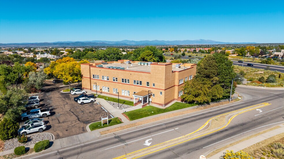 2006 Botulph Rd, Santa Fe, NM à vendre - Photo du bâtiment - Image 3 de 22