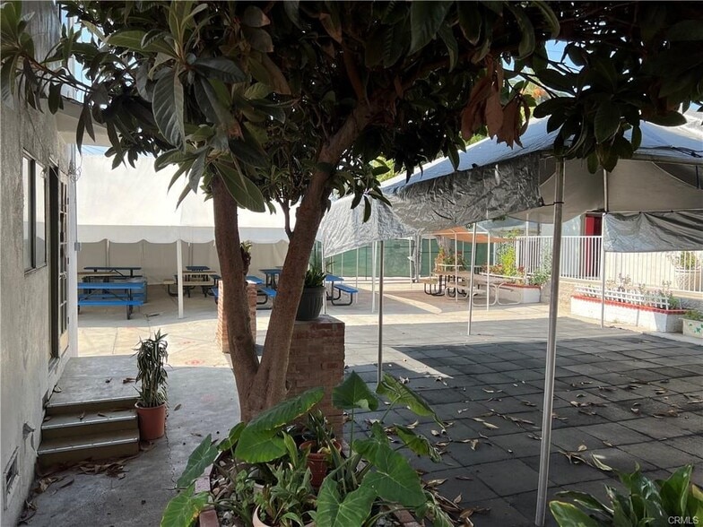 6417 1/2 Benson, Huntington Park, CA à vendre - Photo du bâtiment - Image 2 de 2